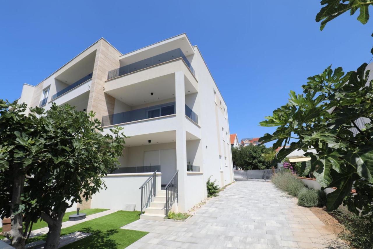 Smil'E Apartments Vodice Exterior photo