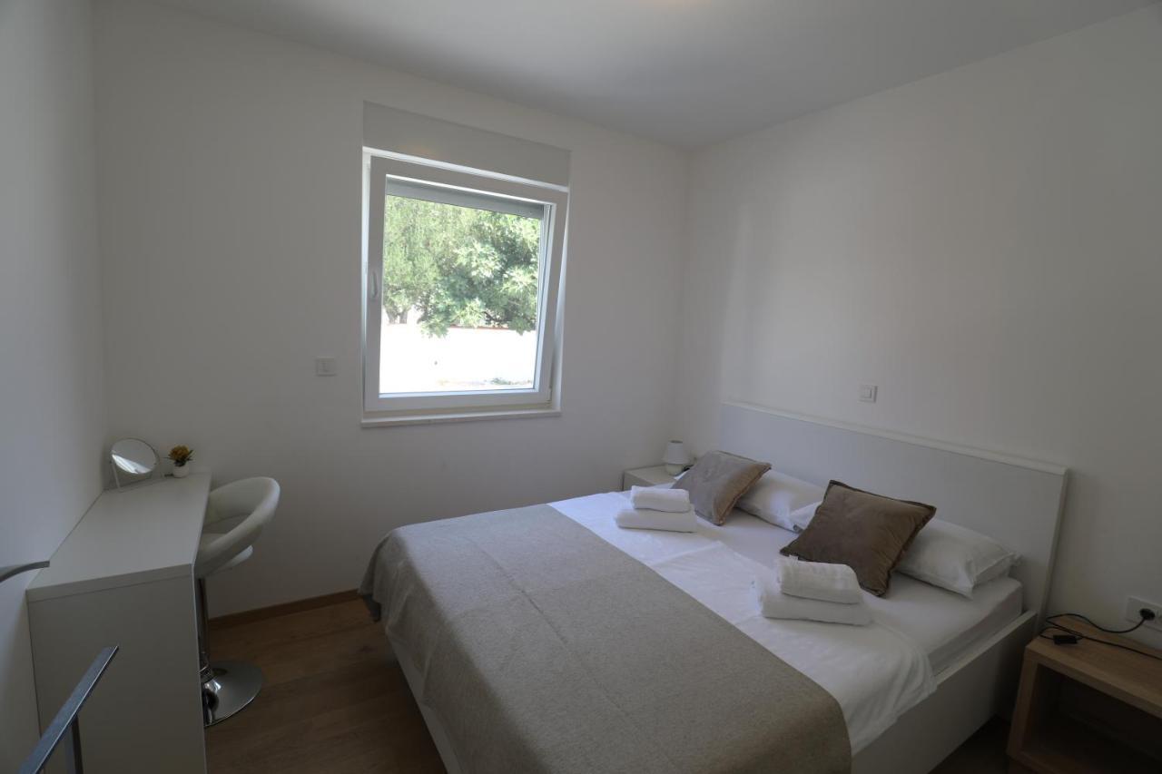Smil'E Apartments Vodice Exterior photo